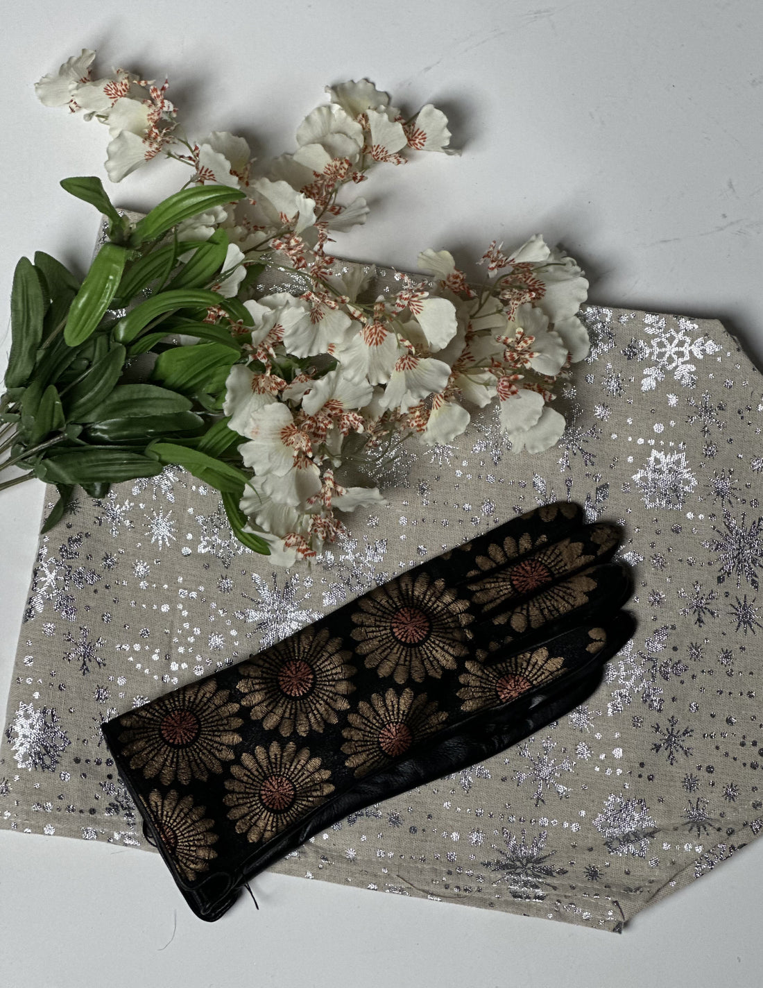 Black & Gold Daisy Gloves
