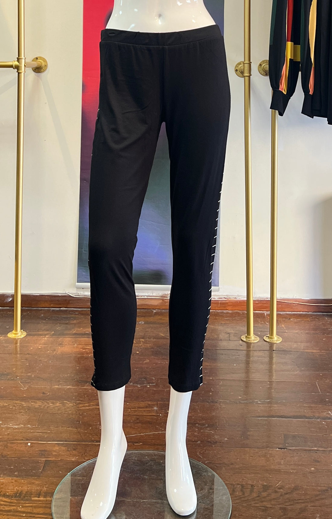 SIDE STRIPED LEGGING